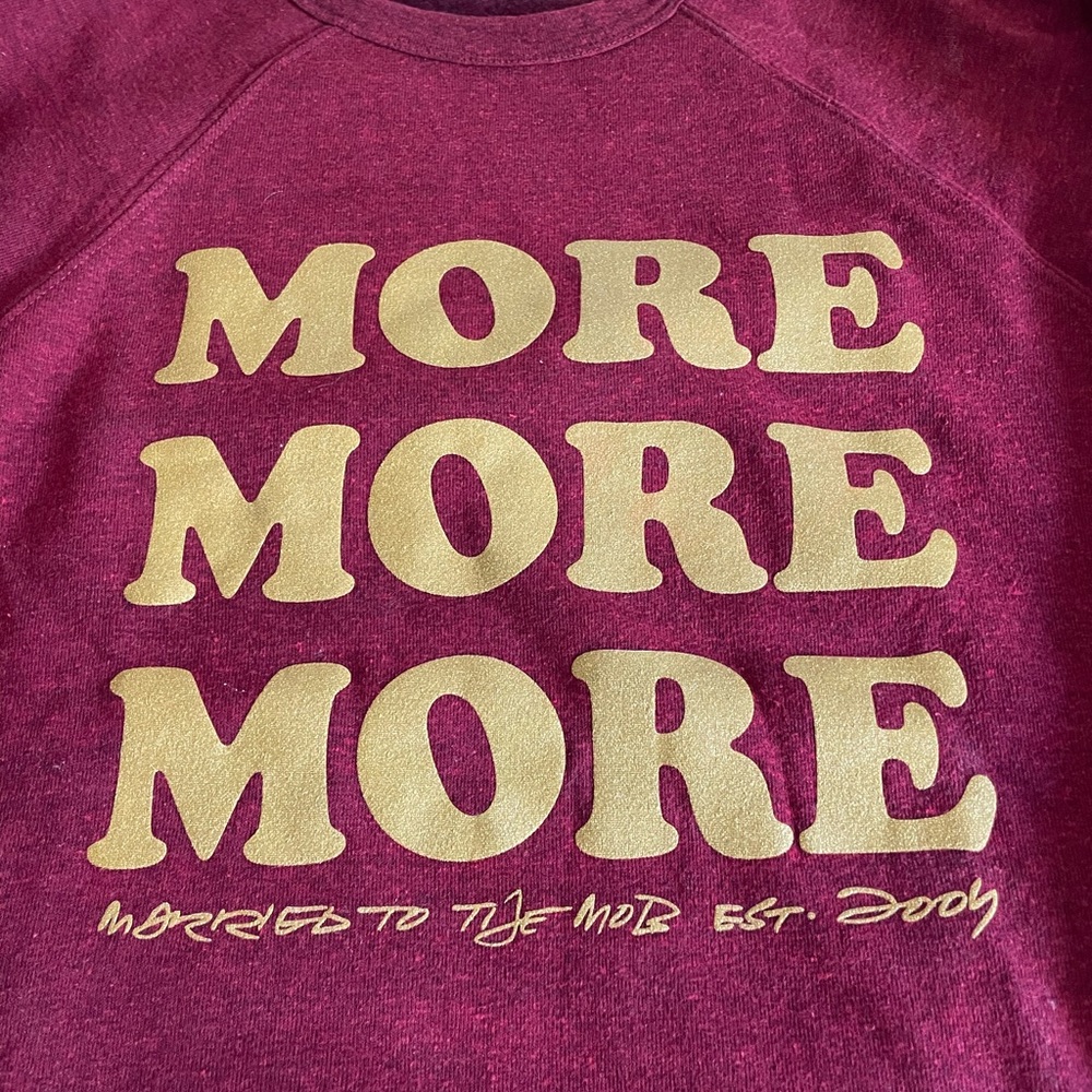 Married to the Mob Crew Fleece Sweatshirt Sz L - Picture 6 of 6
